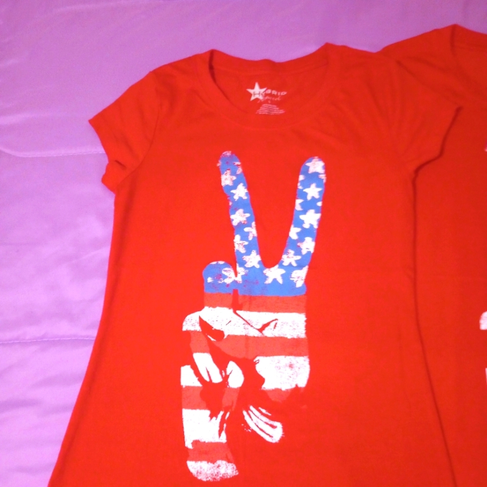 Women's / Hybrid Apparel T-Shirt / Size. Small